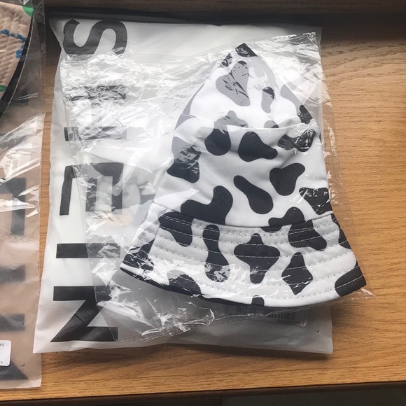 SHEIN Other - NEW SHEIN Cow Bucket Hat & PJ Set Size XS